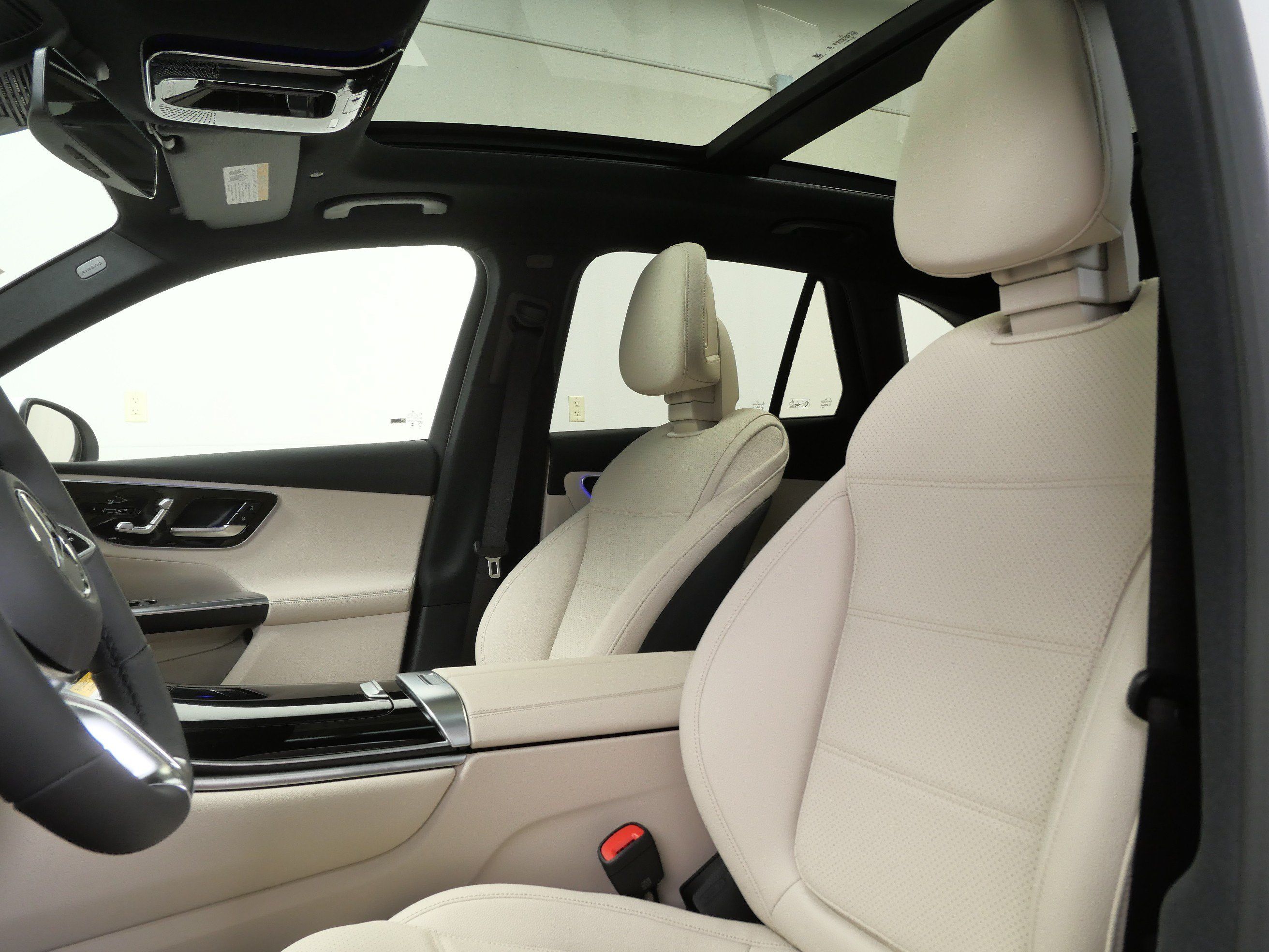 New 2026 Mercedes-Benz GLC 300 4MATIC image 9