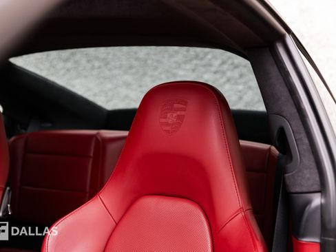 Used 2015 Porsche 911 Turbo S image 21