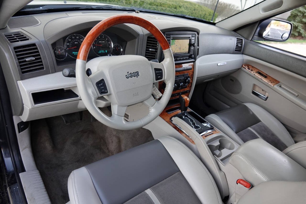 Used 2007 Jeep Grand Cherokee Overland AWD/4WD image 6