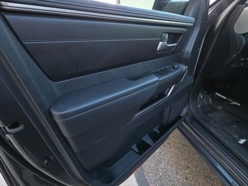 Used 2022 Toyota Tundra SR5 w/ SR5 Convenience Package image 13