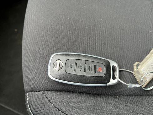 Used 2025 Nissan Sentra SV image 21