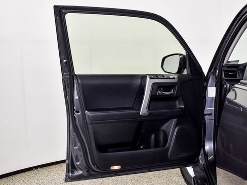 Used 2022 Toyota 4Runner SR5 Premium AWD/4WD image 16