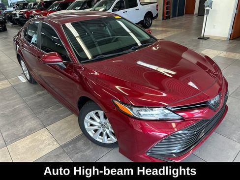Used 2018 Toyota Camry LE FWD image 7
