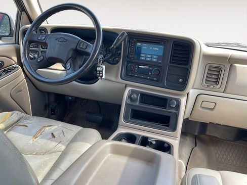 Used 2005 Chevrolet Suburban LT w/ Preferred Equipment Group AWD/4WD image 10