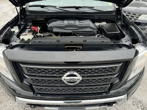 Used 2021 Nissan Titan SV w/ Accessory Utility Package image 8