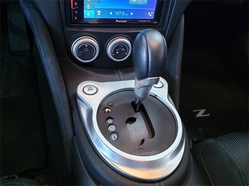 Certified 2017 Nissan 370Z Roadster image 12