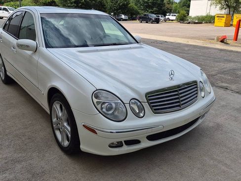 Used 2005 Mercedes-Benz E 500 Sedan image 9
