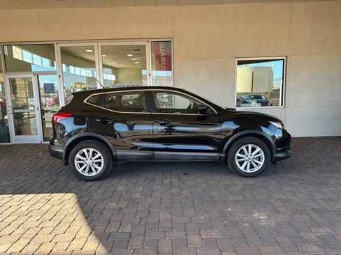 Used 2017 Nissan Rogue Sport S w/ S Appearance Package FWD image 5