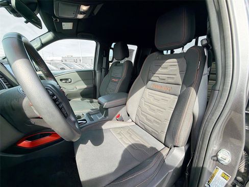 Used 2024 Nissan Frontier PRO-4X w/ Off-Road Protection Package image 11