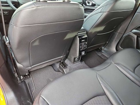 New 2026 Jeep Compass Latitude image 18