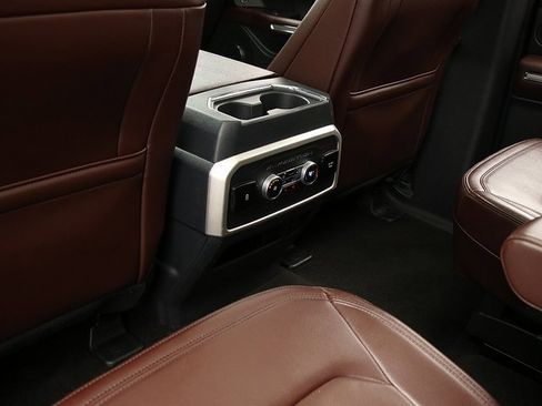 Used 2023 Ford Expedition Limited image 14