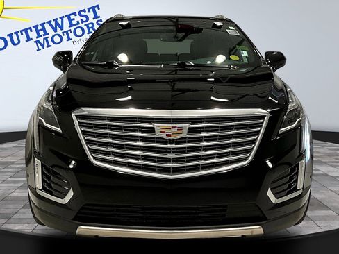 Used 2019 Cadillac XT5 Platinum image 2