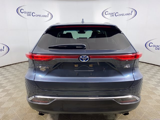 Used 2024 Toyota Venza XLE AWD/4WD image 5