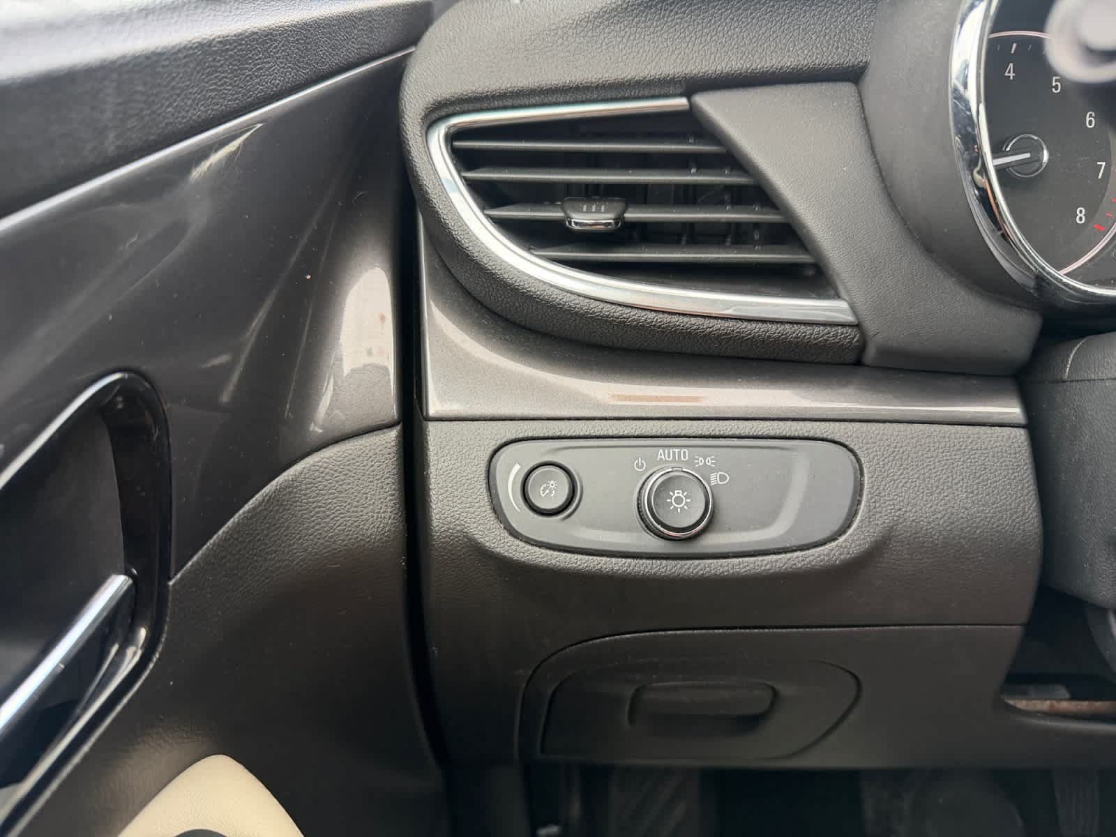 Used 2020 Buick Encore Preferred w/ Safety Package FWD image 28