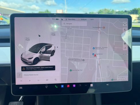 Used 2021 Tesla Model Y Long Range AWD/4WD image 16