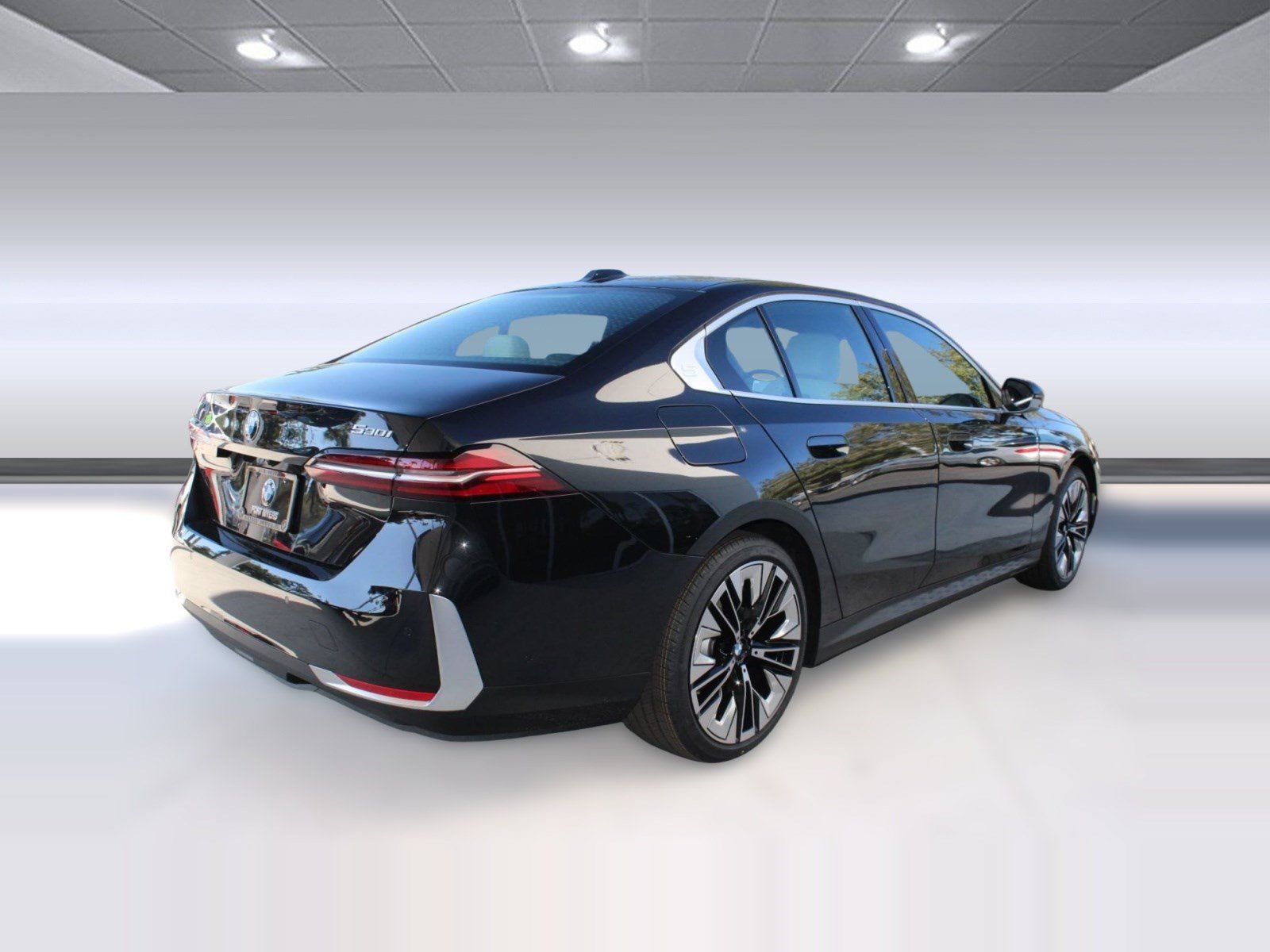 Used 2026 BMW 530i w/ Premium Package RWD image 9