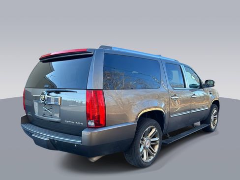 Used 2012 Cadillac Escalade ESV Platinum image 3