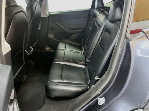 Used 2024 Tesla Model Y Long Range AWD/4WD image 23