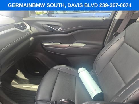 Used 2023 GMC Acadia SLT w/ Elevation Edition FWD image 24