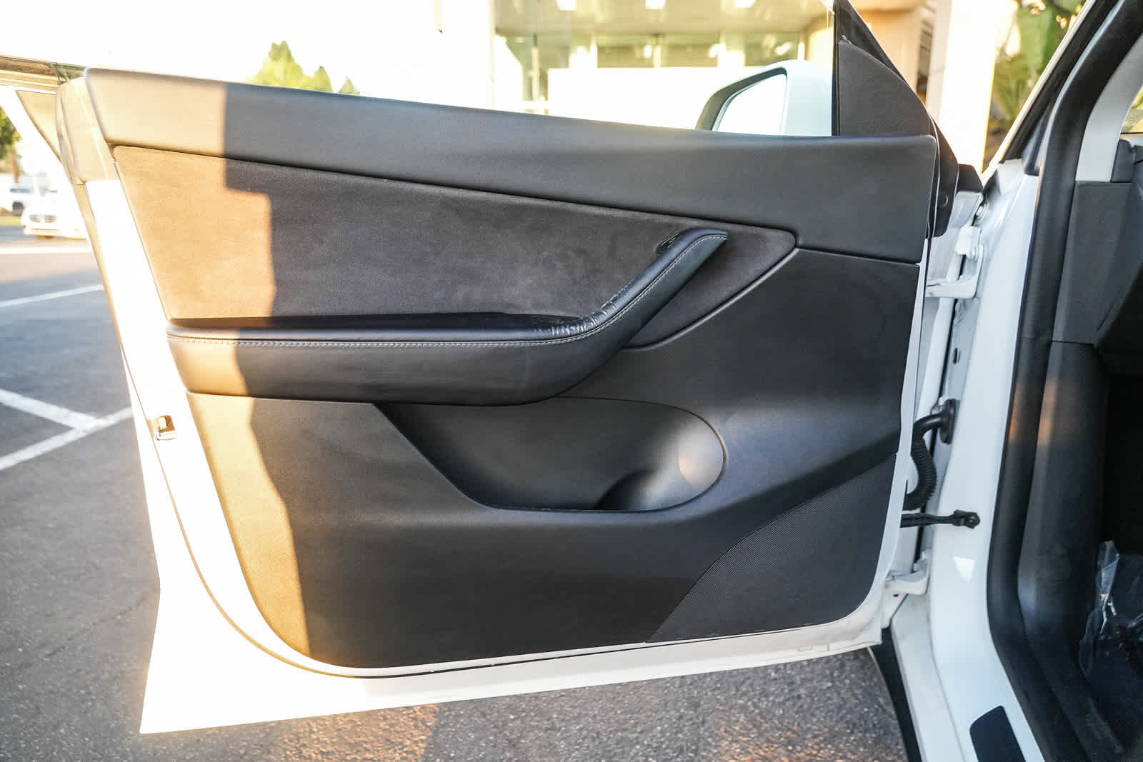 Used 2022 Tesla Model Y Long Range AWD/4WD image 18