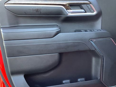 Used 2023 GMC Sierra 1500 Elevation image 12