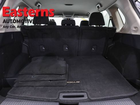 Used 2023 Nissan Rogue S AWD/4WD image 9