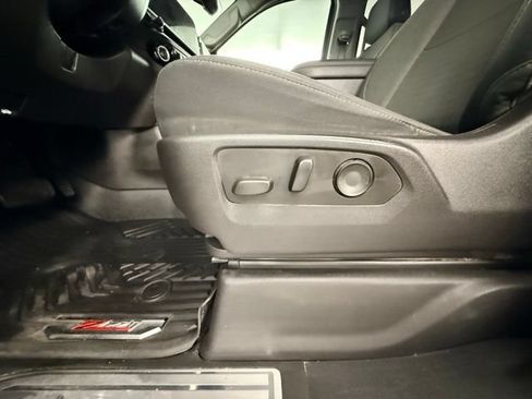 Used 2024 Chevrolet Silverado 1500 LT AWD/4WD image 16