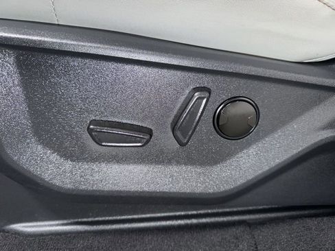 Used 2025 Ford Expedition Active image 13