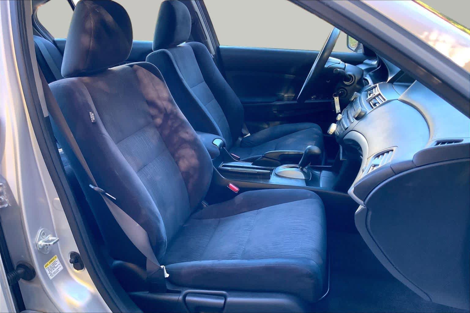 Used 2011 Honda Accord LX-P image 7