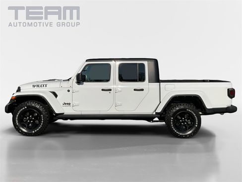 Certified 2022 Jeep Gladiator Willys image 4