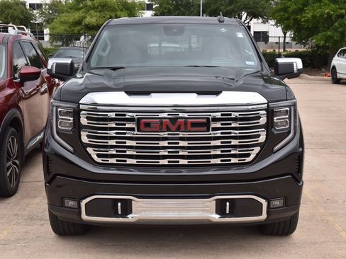 Used 2023 GMC Sierra 1500 Denali w/ Denali Reserve Package AWD/4WD image 3