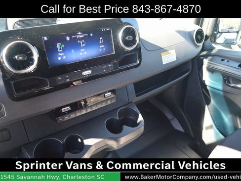 Used 2025 Mercedes-Benz Sprinter 2500 image 3