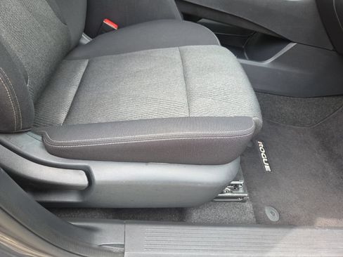 Certified 2025 Nissan Rogue SV FWD image 41