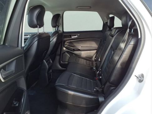 Used 2016 Ford Edge SEL w/ Equipment Group 201A AWD/4WD image 18