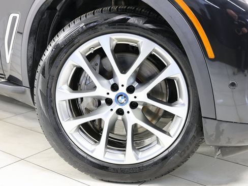 Used 2022 BMW X5 xDrive45e w/ Climate Comfort Package image 14