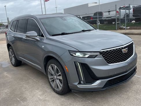 Used 2022 Cadillac XT6 Premium Luxury image 1