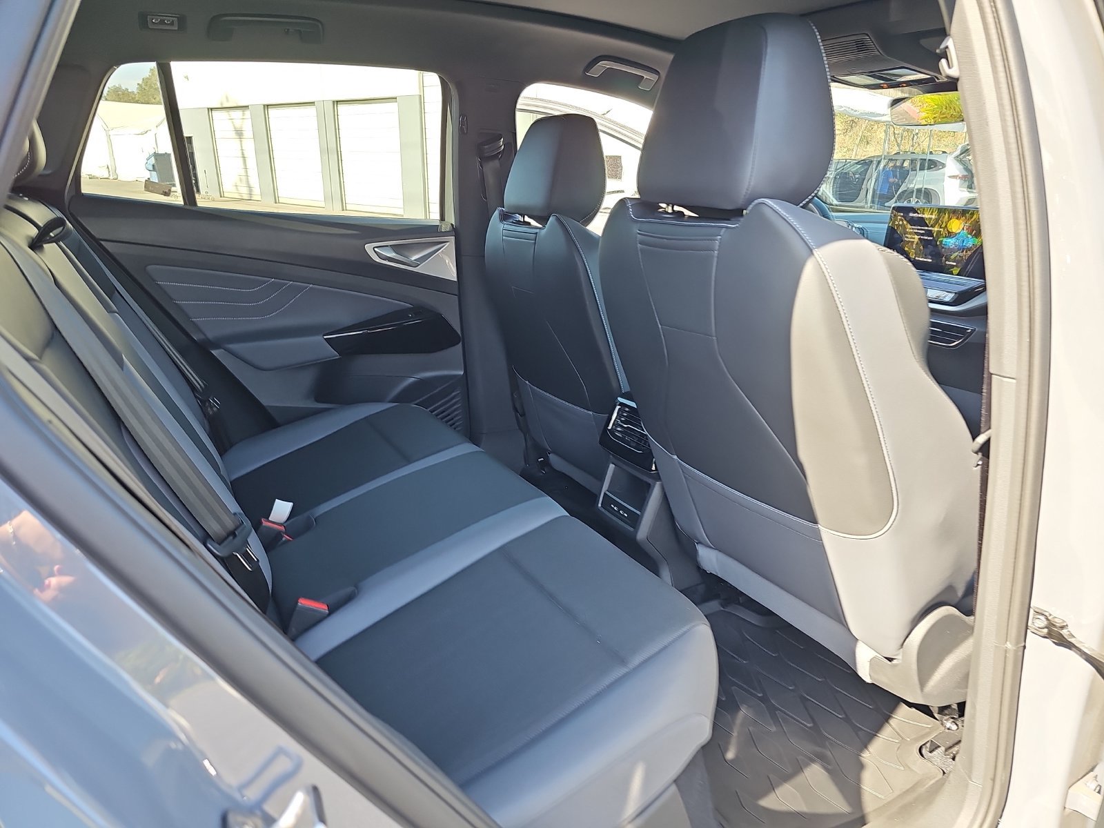 Used 2023 Volkswagen ID.4 Pro S RWD image 14