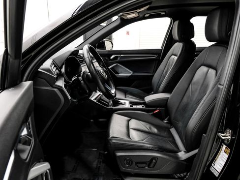 Used 2020 Audi Q3 2.0T Premium w/ Convenience Package AWD/4WD image 19