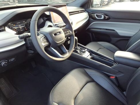 Certified 2025 Jeep Compass Limited AWD/4WD image 7