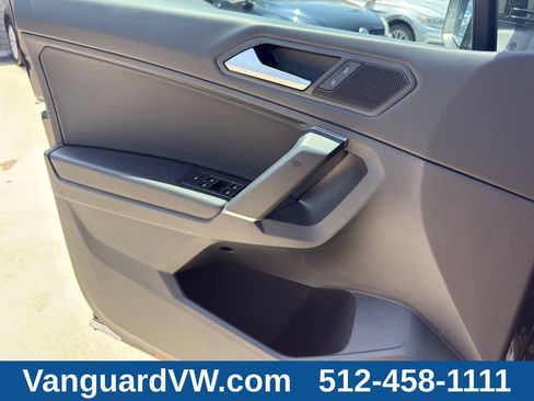 Used 2020 Volkswagen Tiguan SE AWD/4WD image 21
