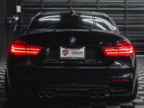Used 2015 BMW M4 Coupe w/ Executive Package RWD image 23