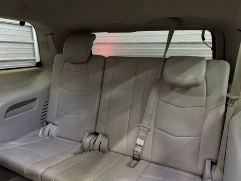 Used 2016 Cadillac Escalade Luxury AWD/4WD image 26