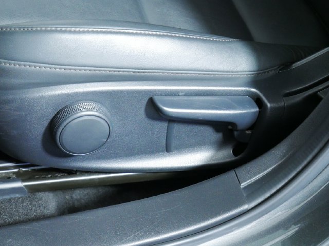 Used 2024 MAZDA MAZDA3 s FWD image 21