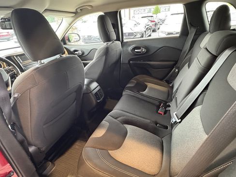 Used 2014 Jeep Cherokee Latitude AWD/4WD image 21