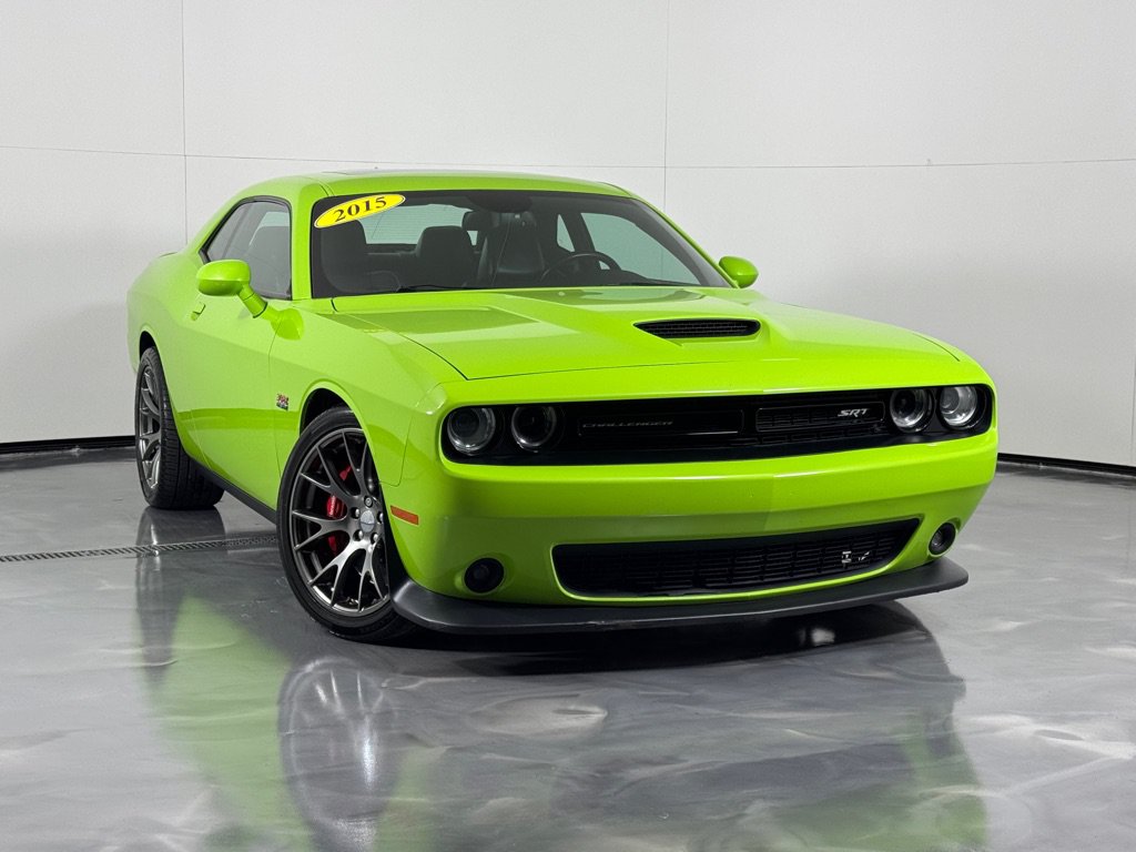 Used 2015 Dodge Challenger SRT w/ Technology Group RWD image 2