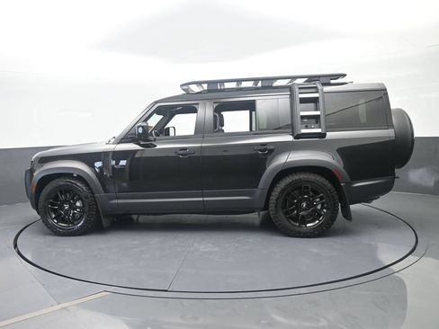 Used 2023 Land Rover Defender 130 SE AWD/4WD image 3