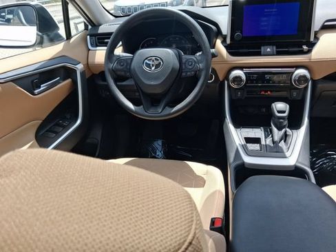 Used 2025 Toyota RAV4 XLE w/ Convenience Package FWD image 8
