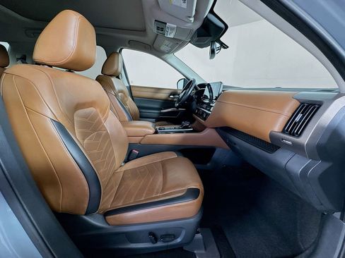 Used 2022 Nissan Pathfinder Platinum w/ Lighting Package (N93) image 31