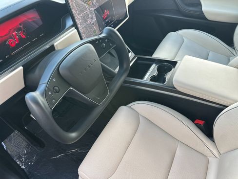 Used 2022 Tesla Model X Plaid AWD/4WD image 10
