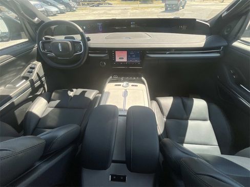 New 2025 Lincoln Navigator Reserve w/ Jet Appearance Package image 20